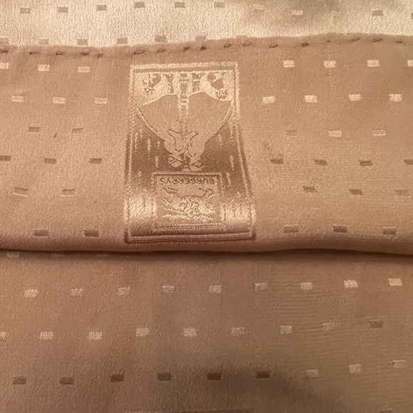 Vintage Burberry silk reversible scarf in signature Burberry Check - Picture 4 of 4
